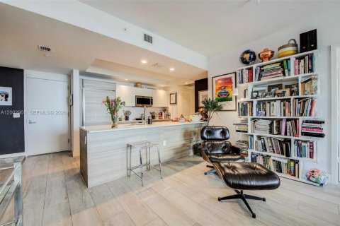 Condominio en venta en Miami, Florida, 2 dormitorios, 100.43 m2 № 2066440 - foto 9