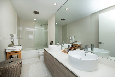 Condominio en venta en Miami, Florida, 2 dormitorios, 100.43 m2 № 2066440 - foto 15