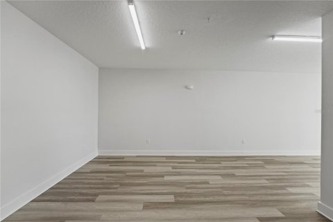 Commercial property in Oviedo, Florida № 1838954 - photo 14