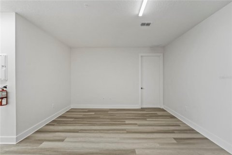 Commercial property in Oviedo, Florida № 1838954 - photo 13