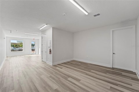 Commercial property in Oviedo, Florida № 1838954 - photo 9