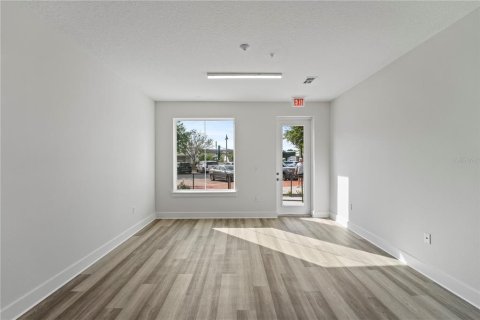 Commercial property in Oviedo, Florida № 1838954 - photo 6