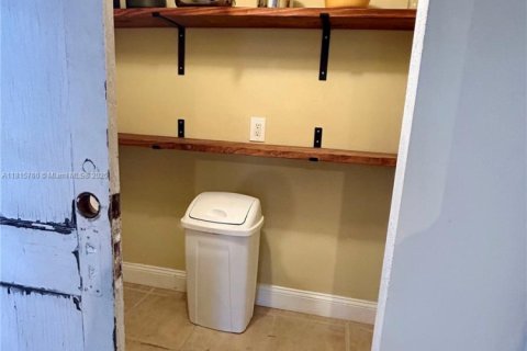 House in Saint Petersburg, Florida 3 bedrooms, 139.35 sq.m. № 1768565 - photo 16