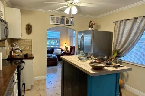 House in Saint Petersburg, Florida 3 bedrooms, 139.35 sq.m. № 1768565 - photo 5