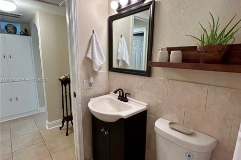 House in Saint Petersburg, Florida 3 bedrooms, 139.35 sq.m. № 1768565 - photo 20