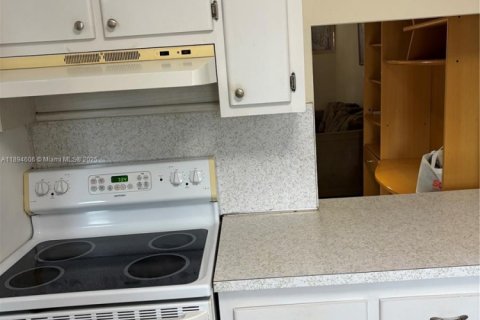 Снять в аренду кондоминиум в Халландейл-Бич, Флорида 1 спальня, 72м2, № 1947170 - фото 3