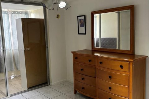 Снять в аренду кондоминиум в Халландейл-Бич, Флорида 1 спальня, 72м2, № 1947170 - фото 5