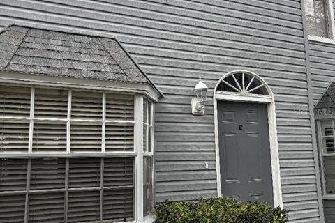 Touwnhouse à vendre à Tampa, Floride: 2 chambres, 92.07 m2 № 1910561 - photo 1