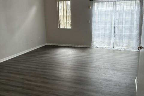 Touwnhouse à vendre à Tampa, Floride: 2 chambres, 92.07 m2 № 1910561 - photo 12
