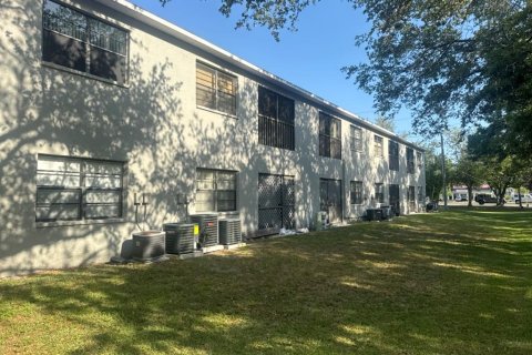 Condo in Largo, Florida, 1 bedroom  № 1791303 - photo 2