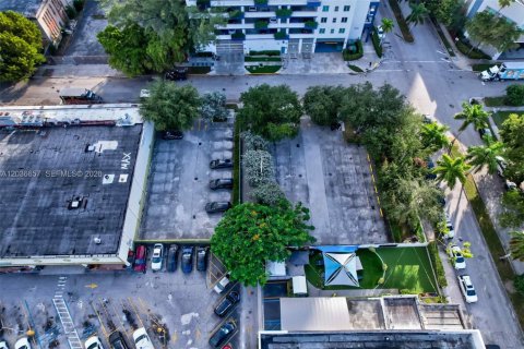 Propiedad comercial en venta en Miami, Florida № 2085004 - foto 3