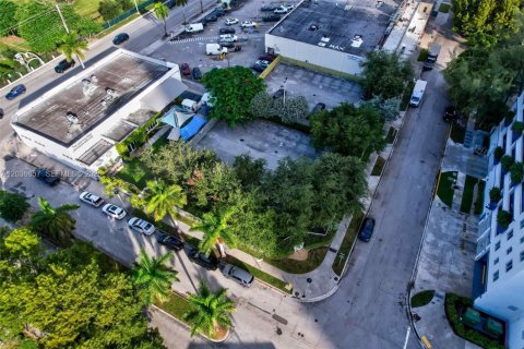 Propiedad comercial en venta en Miami, Florida № 2085004 - foto 27