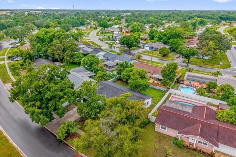 House in Orlando, Florida 4 bedrooms, 135.92 sq.m. № 1833473 - photo 25