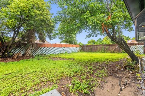 House in Orlando, Florida 4 bedrooms, 135.92 sq.m. № 1833473 - photo 22