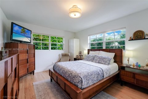 Villa ou maison à louer à Coral Gables, Floride: 3 chambres, 158.31 m2 № 2244758 - photo 22