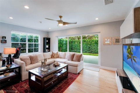 Villa ou maison à louer à Coral Gables, Floride: 3 chambres, 158.31 m2 № 2244758 - photo 20