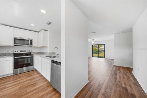 Casa en venta en Port Charlotte, Florida, 3 dormitorios, 120.03 m2 № 2132981 - foto 10