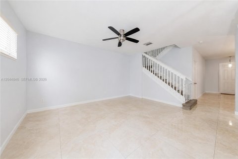 Touwnhouse à vendre à Miami, Floride: 3 chambres, 161 m2 № 2186163 - photo 5