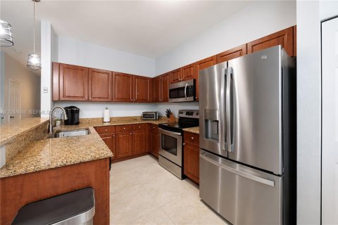 Touwnhouse à vendre à Miami, Floride: 3 chambres, 161 m2 № 2186163 - photo 7