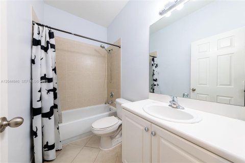 Touwnhouse à vendre à Miami, Floride: 3 chambres, 161 m2 № 2186163 - photo 19