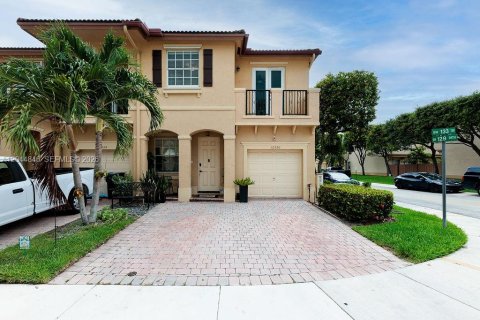 Touwnhouse à Miami, Floride 3 chambres, 161 m2 № 2186163