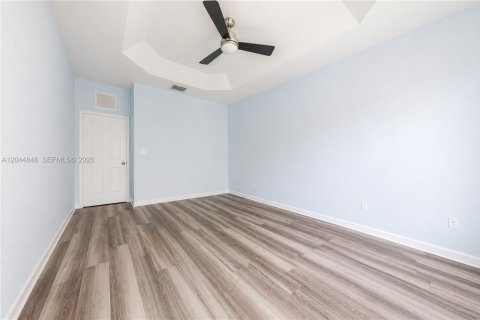 Touwnhouse à vendre à Miami, Floride: 3 chambres, 161 m2 № 2186163 - photo 20