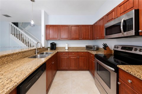 Touwnhouse à vendre à Miami, Floride: 3 chambres, 161 m2 № 2186163 - photo 9