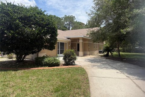 House in Weeki Wachee, Florida 2 bedrooms, 130.25 sq.m. № 2107908