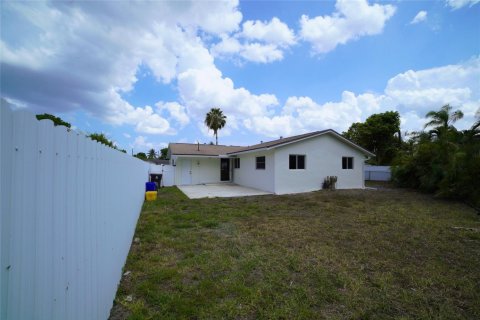 Villa ou maison à vendre à Boca Raton, Floride: 4 chambres, 176.51 m2 № 1183674 - photo 1