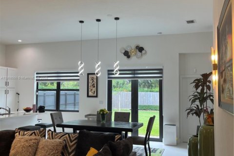 Купить виллу или дом в Майами, Флорида 4 спальни, 177.44м2, № 1897669 - фото 13