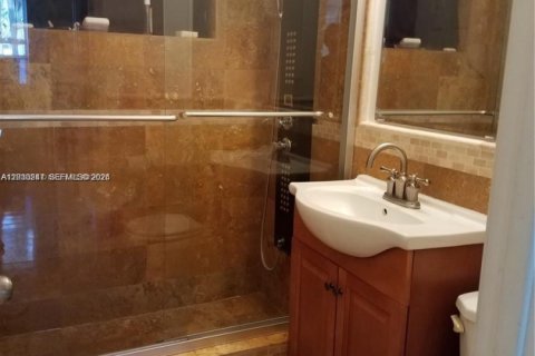 Condo in Miami Beach, Florida, 1 bedroom № 2259614 - photo 6