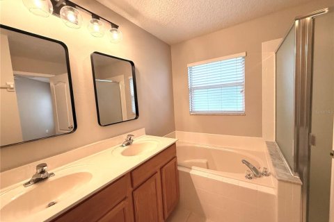 Casa en venta en Orlando, Florida, 4 dormitorios, 163.23 m2 № 1792066 - foto 25