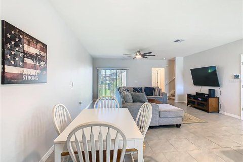 Townhouse in Winter Garden, Florida 3 bedrooms, 145.58 sq.m. № 2196245 - photo 4