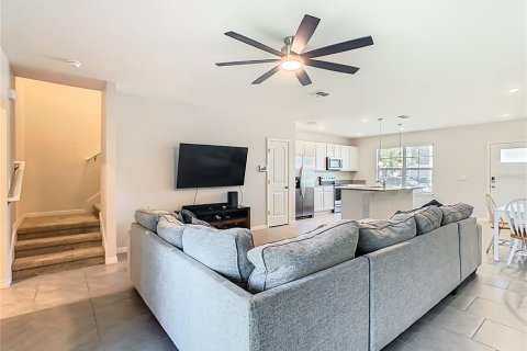 Townhouse in Winter Garden, Florida 3 bedrooms, 145.58 sq.m. № 2196245 - photo 12