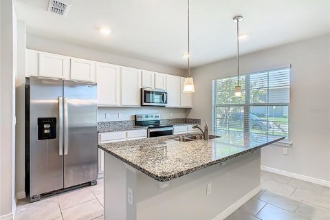 Townhouse in Winter Garden, Florida 3 bedrooms, 145.58 sq.m. № 2196245 - photo 7