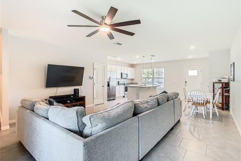 Townhouse in Winter Garden, Florida 3 bedrooms, 145.58 sq.m. № 2196245 - photo 13