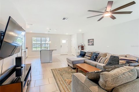 Townhouse in Winter Garden, Florida 3 bedrooms, 145.58 sq.m. № 2196245 - photo 14
