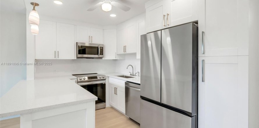 Condo in Boca Raton, Florida, 1 bedroom № 1944145