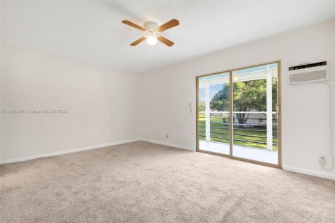 Condo in Boca Raton, Florida, 1 bedroom  № 1944145 - photo 10