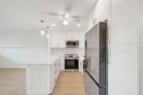 Condo in Boca Raton, Florida, 1 bedroom  № 1944145 - photo 2
