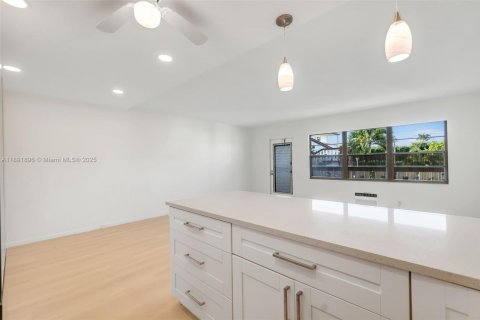 Condo in Boca Raton, Florida, 1 bedroom  № 1944145 - photo 4