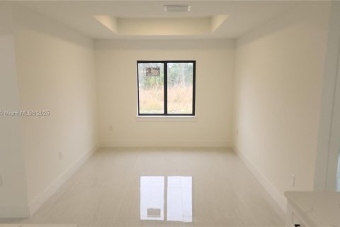 Купить виллу или дом в Лихай-Эйкерс, Флорида 4 спальни, № 1968837 - фото 6