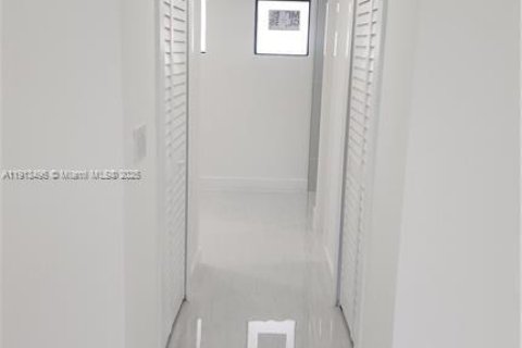 Купить виллу или дом в Лихай-Эйкерс, Флорида 4 спальни, № 1968837 - фото 8