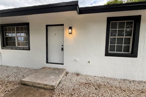 Villa ou maison à Hallandale Beach, Floride 3 chambres, 215.63 m2 № 2001271