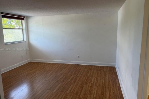 Copropriété à louer à North Bay Village, Floride: 1 chambre, 57.6 m2 № 2415630 - photo 19