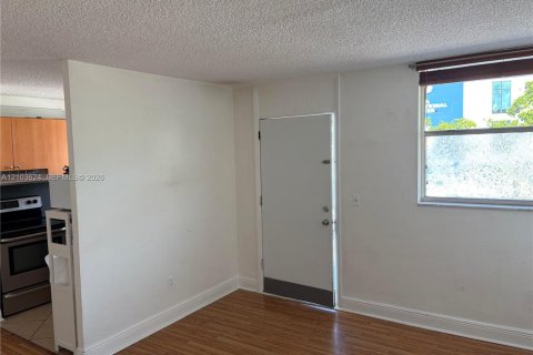 Copropriété à louer à North Bay Village, Floride: 1 chambre, 57.6 m2 № 2415630 - photo 18