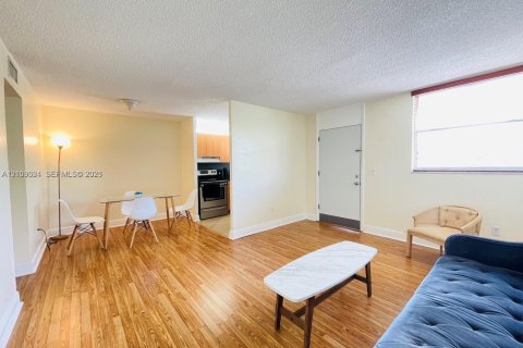 Copropriété à louer à North Bay Village, Floride: 1 chambre, 57.6 m2 № 2415630 - photo 3
