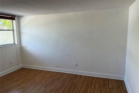 Copropriété à louer à North Bay Village, Floride: 1 chambre, 57.6 m2 № 2415630 - photo 21