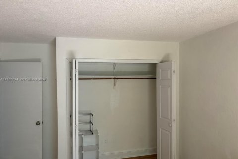 Copropriété à louer à North Bay Village, Floride: 1 chambre, 57.6 m2 № 2415630 - photo 27