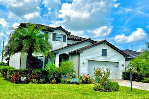 House in Lakewood Ranch, Florida 4 bedrooms, 236.53 sq.m. № 1326709 - photo 1